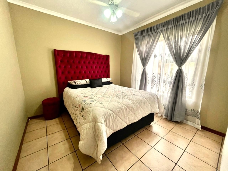 To Let 4 Bedroom Property for Rent in Cashan North West